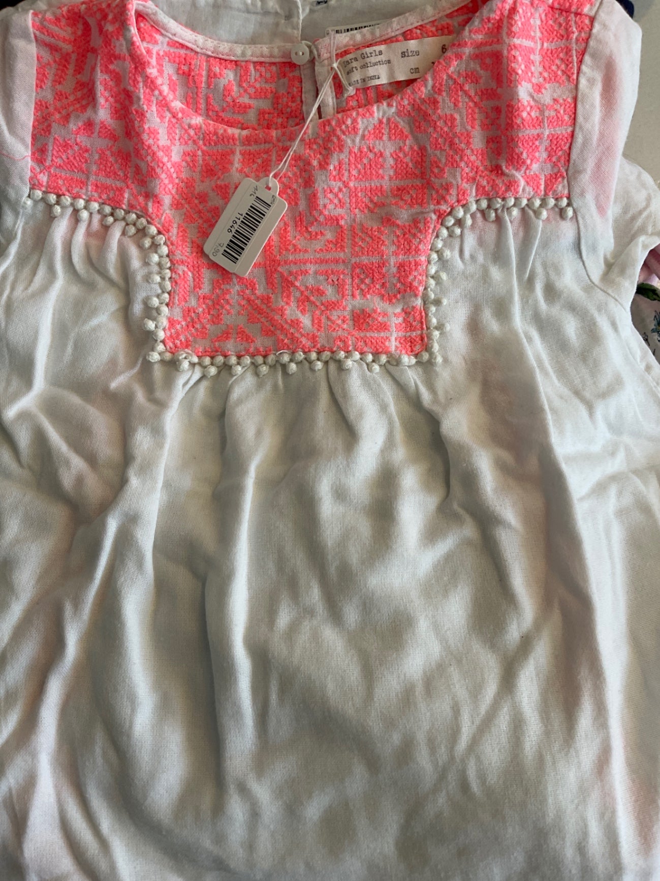 Zara Bluse 116 Weiß und Neonrosa