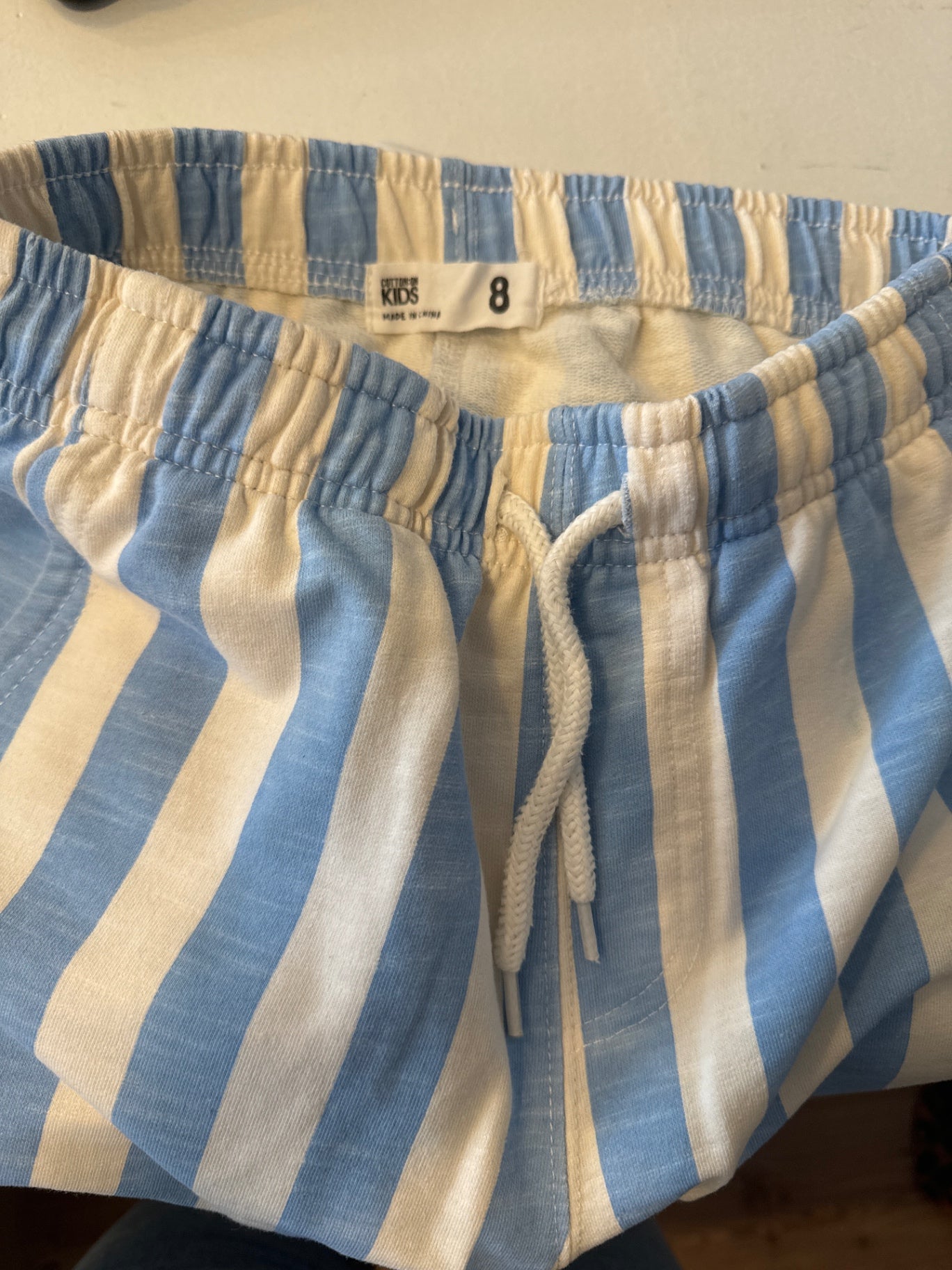 Cotton On Kids Kurze Hose 128 Blau-Weiß gestreift