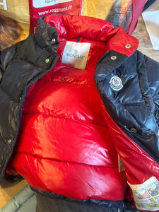 Moncler Winterjacke / Weste 128 Schwarz und Rot