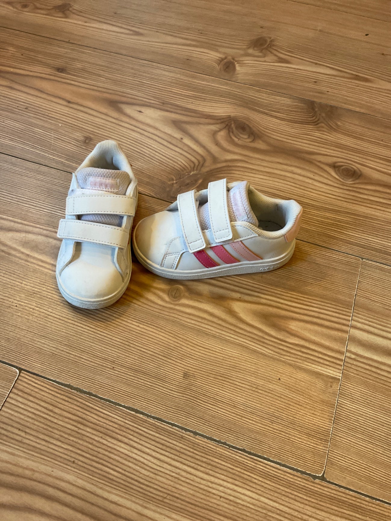 Adidas Sneaker 22 Weiß